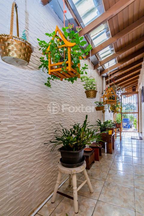 Casa à venda com 4 quartos, 200m² - Foto 3
