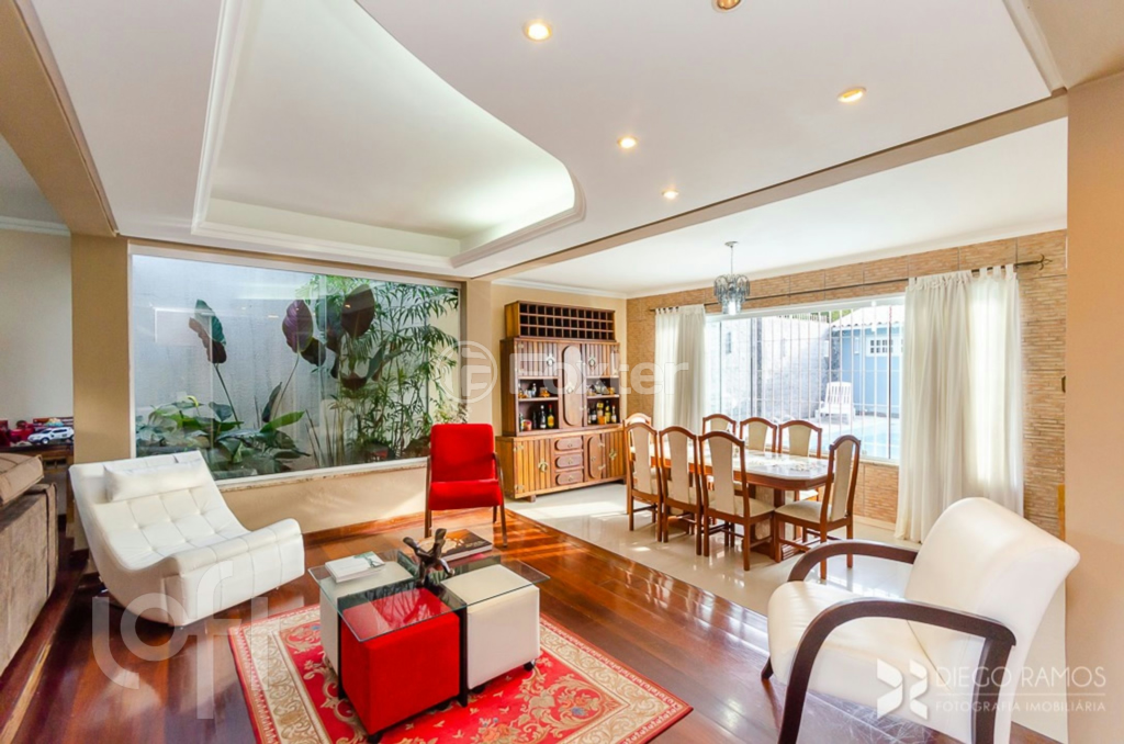 Casa à venda com 3 quartos, 256m² - Foto 2