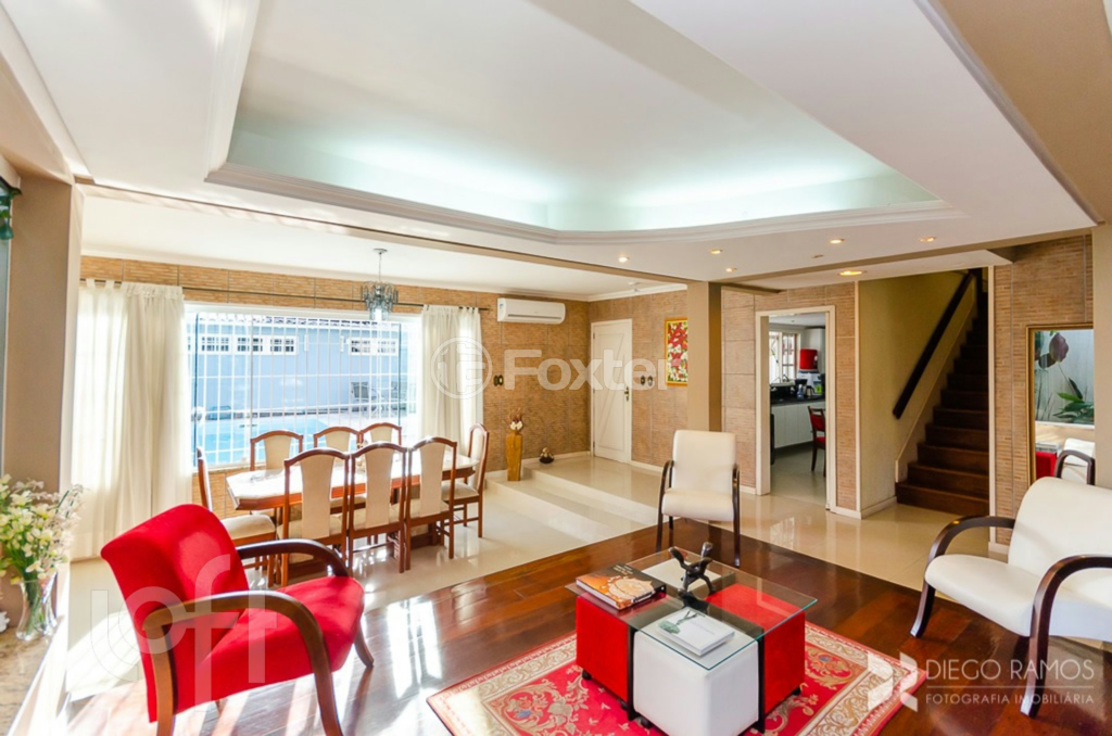 Casa à venda com 3 quartos, 256m² - Foto 4