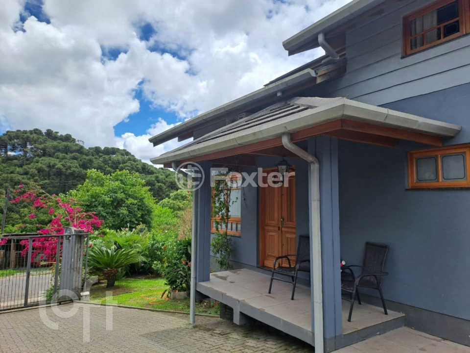 Casa à venda com 3 quartos, 300m² - Foto 1