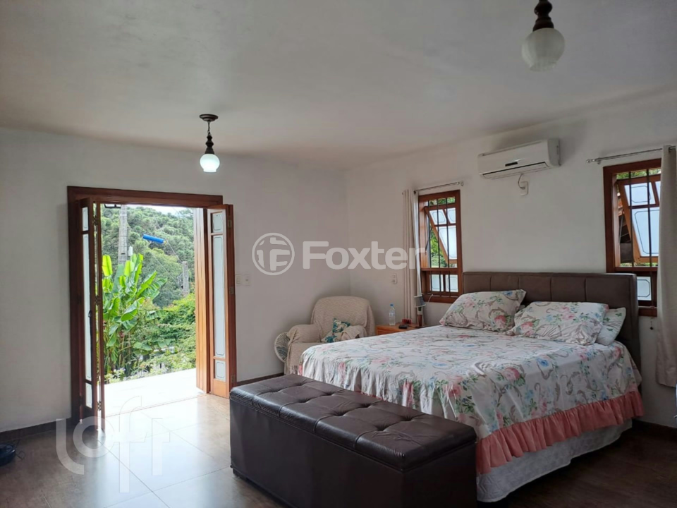 Casa à venda com 3 quartos, 300m² - Foto 12