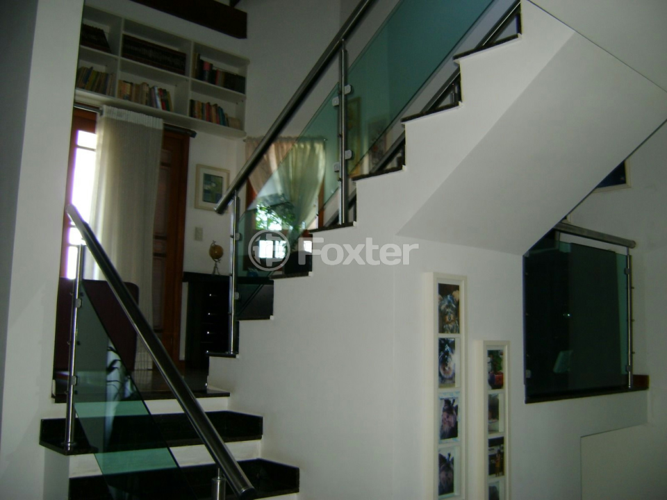 Casa à venda com 3 quartos, 200m² - Foto 2