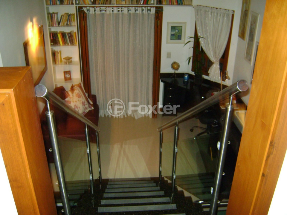 Casa à venda com 3 quartos, 200m² - Foto 1