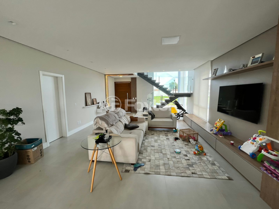 Casa de Condomínio à venda com 3 quartos, 234m² - Foto 2