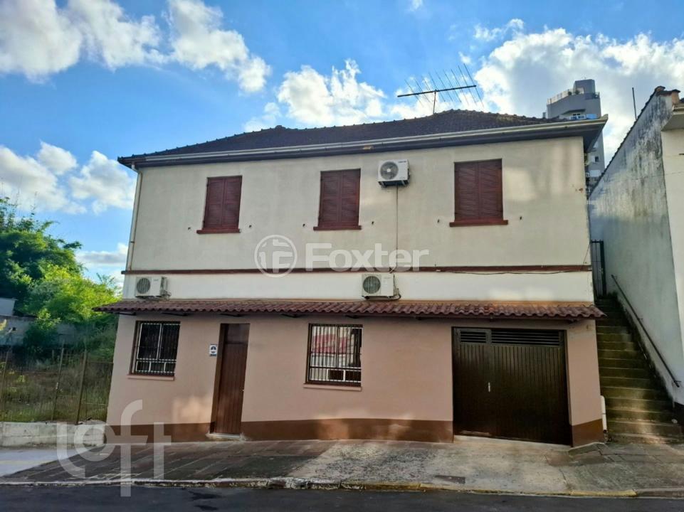 Casa à venda com 7 quartos, 385m² - Foto 1