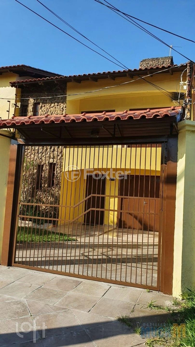 Casa à venda com 6 quartos, 213m² - Foto 1