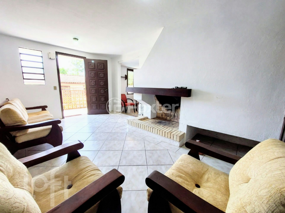 Casa à venda com 3 quartos, 200m² - Foto 2