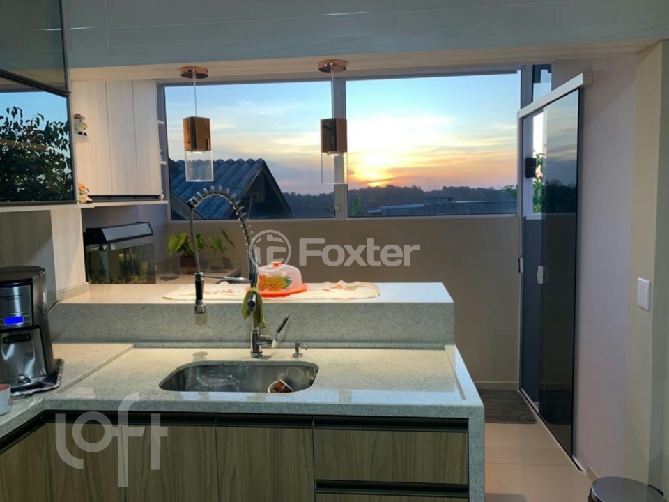 Casa à venda com 2 quartos, 104m² - Foto 2