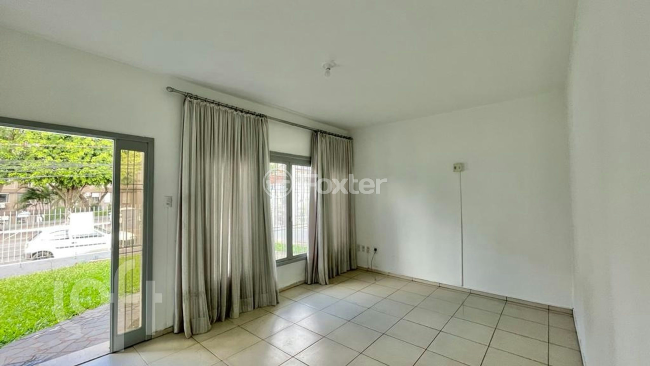 Casa à venda com 2 quartos, 117m² - Foto 2