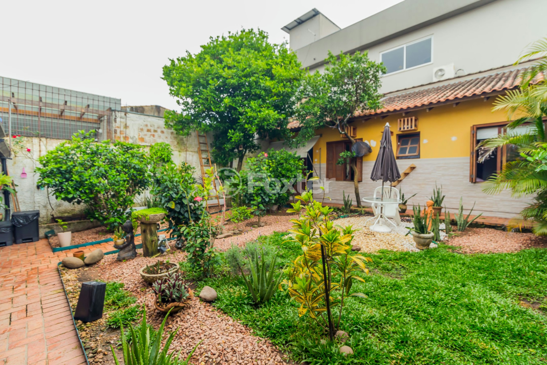 Casa à venda com 3 quartos, 105m² - Foto 2