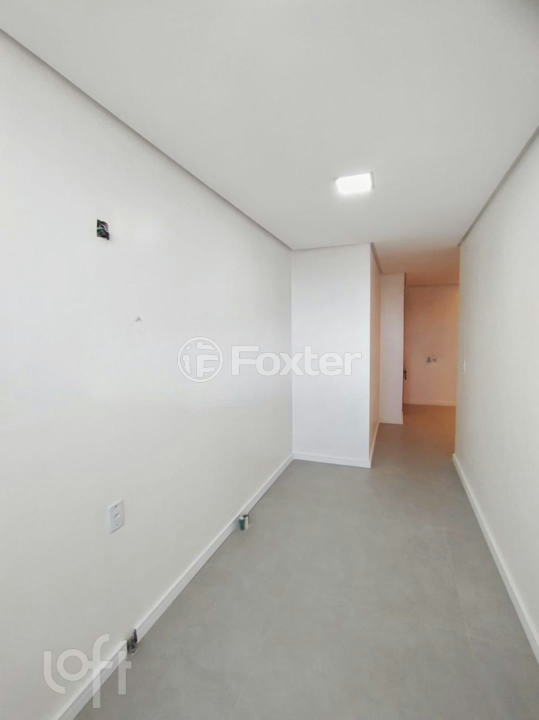 Apartamento à venda com 3 quartos, 68m² - Foto 8