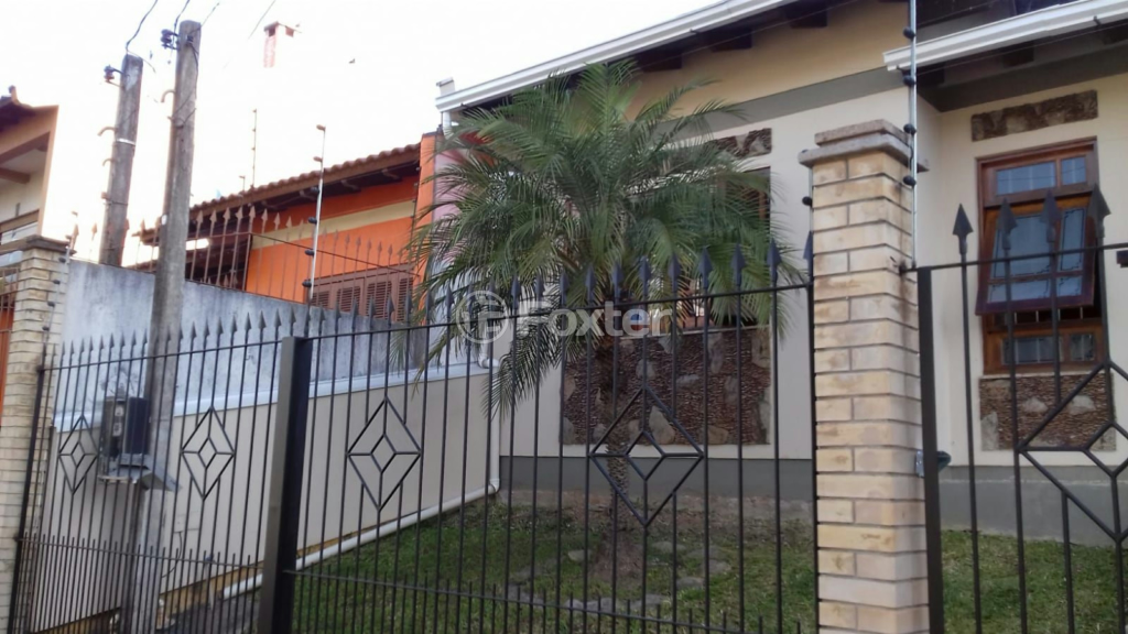 Casa à venda com 3 quartos, 113m² - Foto 1