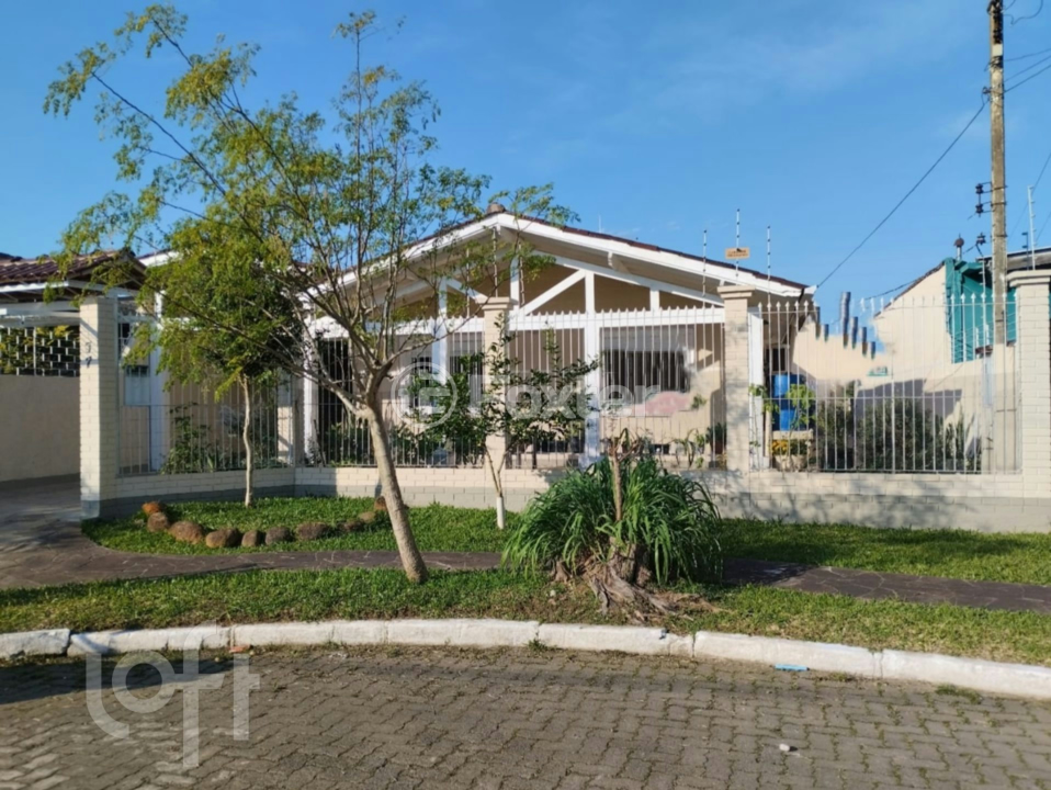 Casa à venda com 4 quartos, 145m² - Foto 1