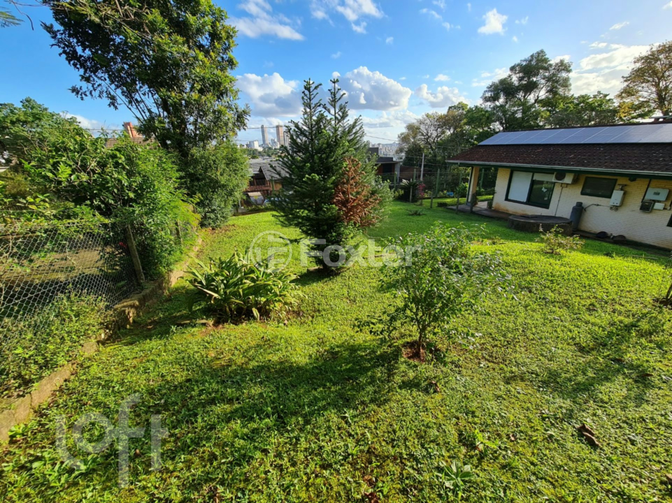 Casa à venda com 6 quartos, 329m² - Foto 24