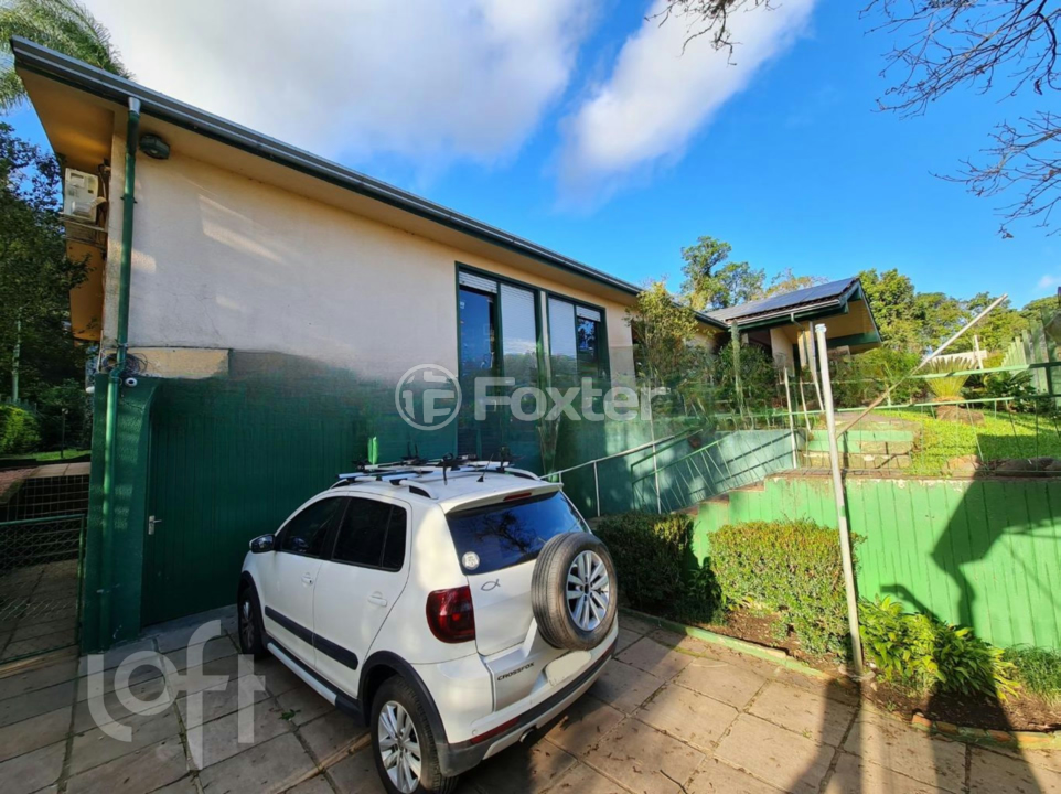Casa à venda com 6 quartos, 329m² - Foto 2