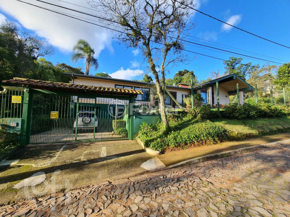Casa à venda com 6 quartos, 329m² - Foto 30