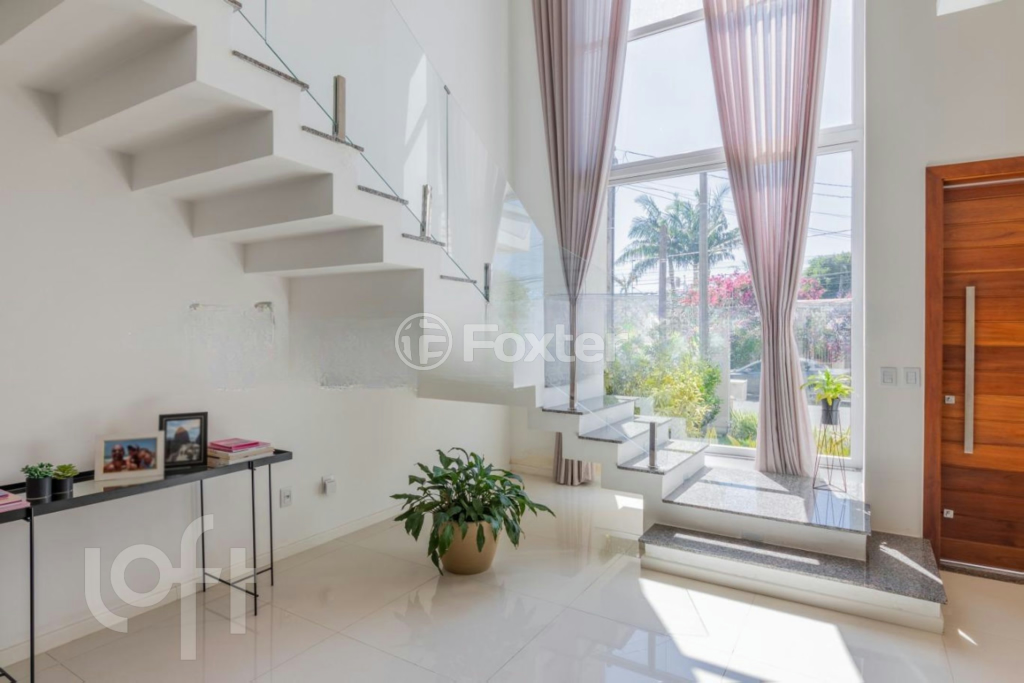 Casa à venda com 3 quartos, 315m² - Foto 4