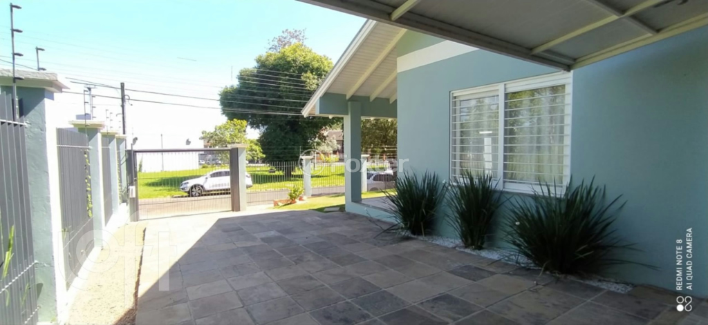 Casa à venda com 3 quartos, 155m² - Foto 1