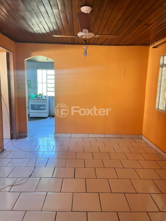 Casa à venda com 5 quartos, 90m² - Foto 2