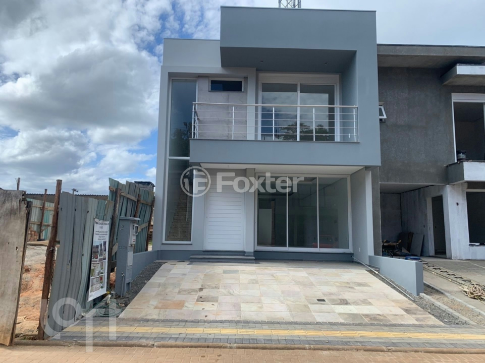 Casa à venda com 3 quartos, 145m² - Foto 1