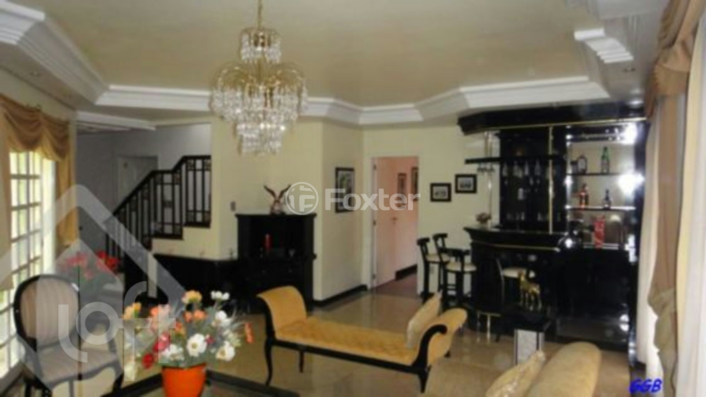 Casa à venda com 4 quartos, 450m² - Foto 2