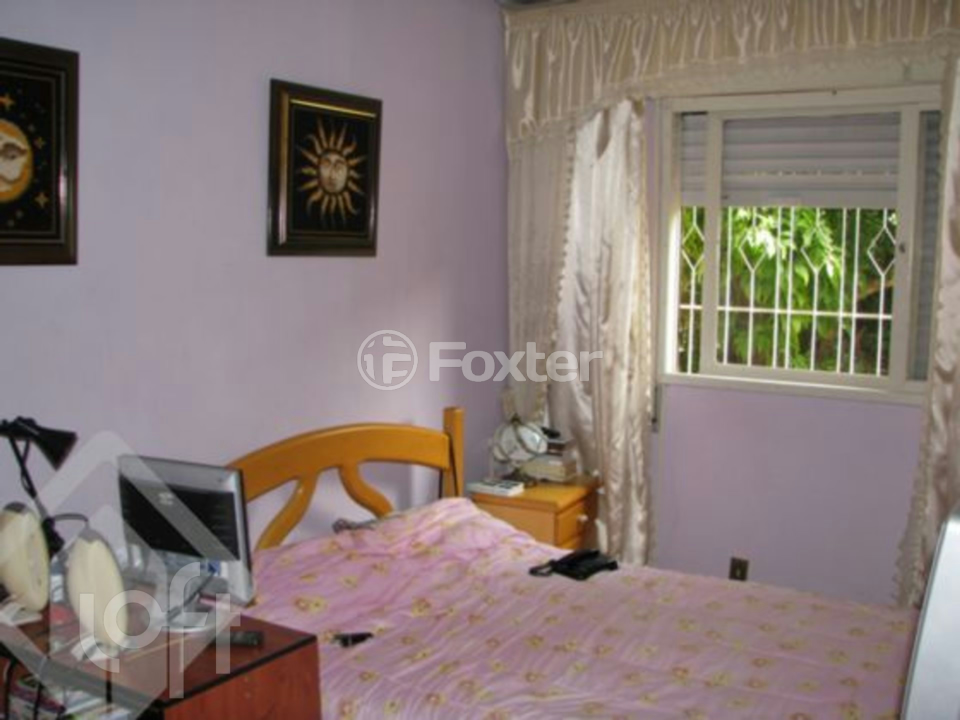 Casa à venda com 3 quartos, 130m² - Foto 1