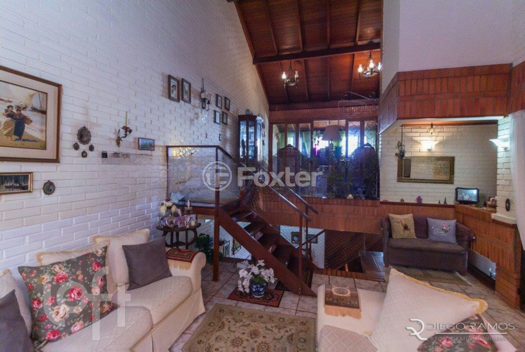 Casa à venda com 5 quartos, 287m² - Foto 2