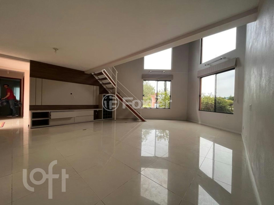 Casa à venda com 3 quartos, 176m² - Foto 1