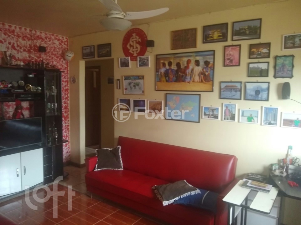 Casa à venda com 3 quartos, 159m² - Foto 1