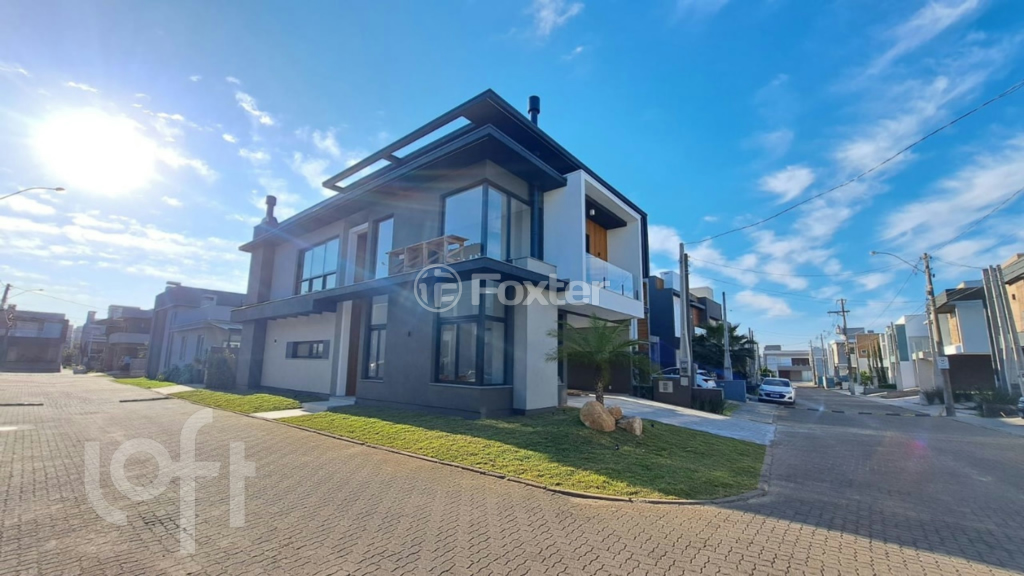 Casa de Condomínio à venda com 3 quartos, 211m² - Foto 1