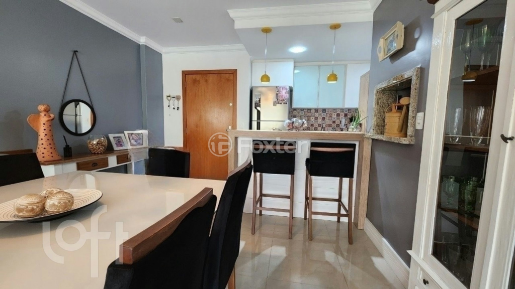 Apartamento à venda com 2 quartos, 76m² - Foto 2