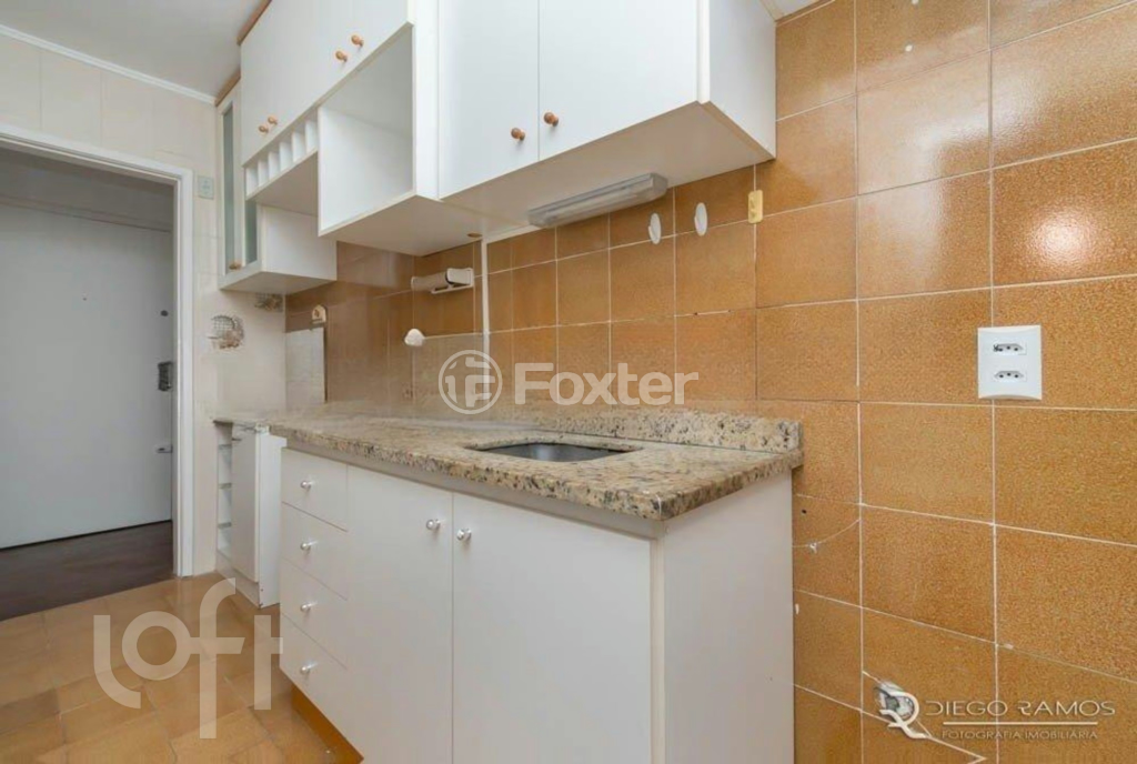 Apartamento à venda com 2 quartos, 70m² - Foto 4