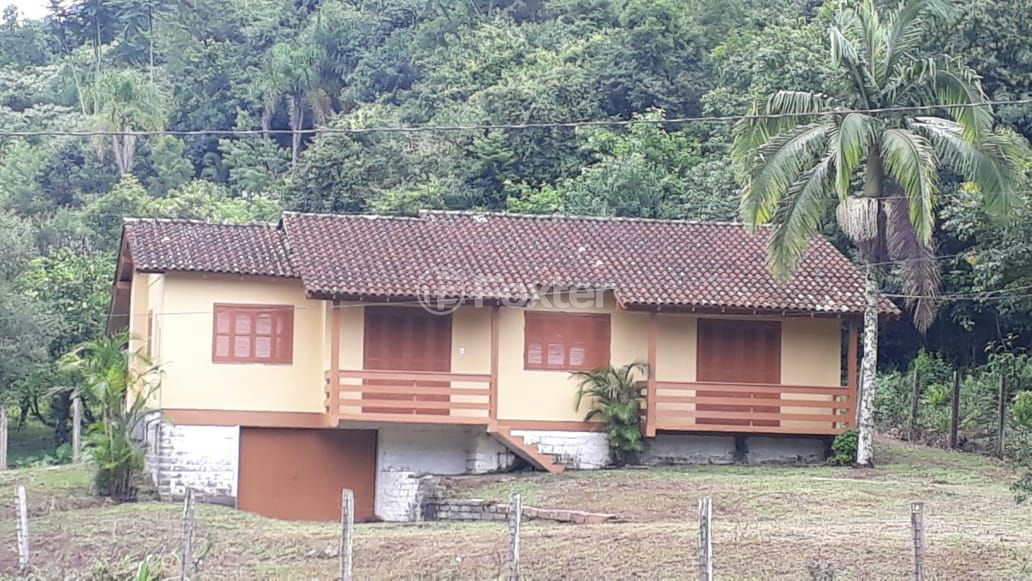 Sítio à venda com 3 quartos, 130m² - Foto 2
