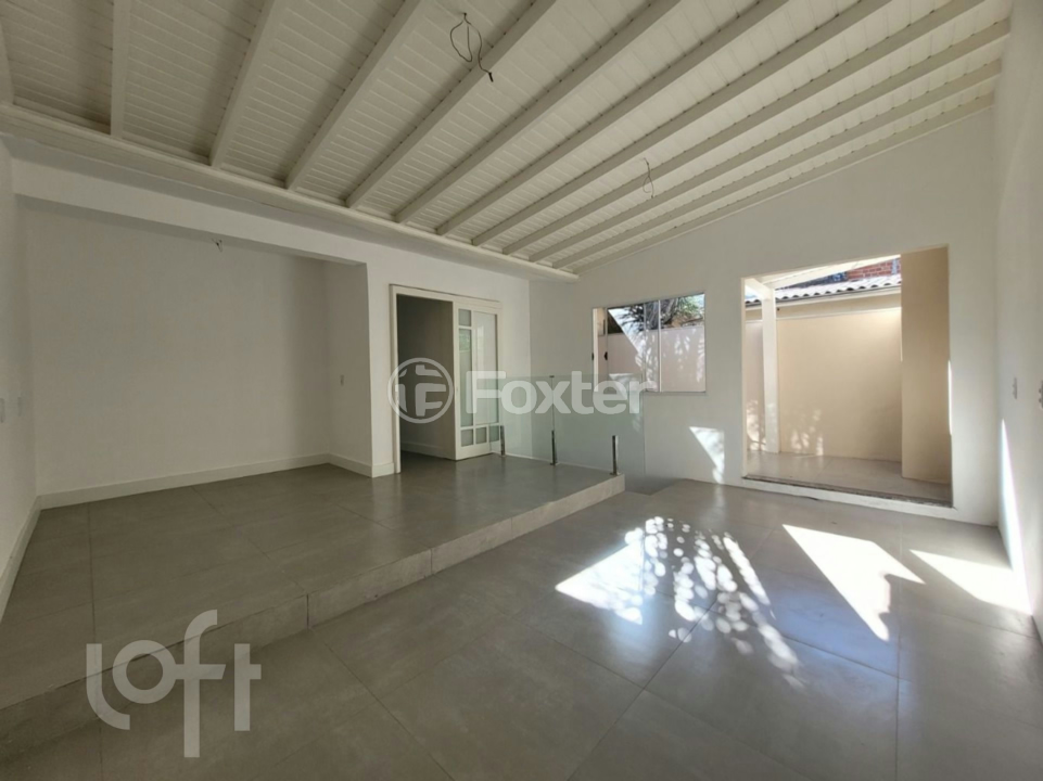Casa à venda com 2 quartos, 90m² - Foto 3