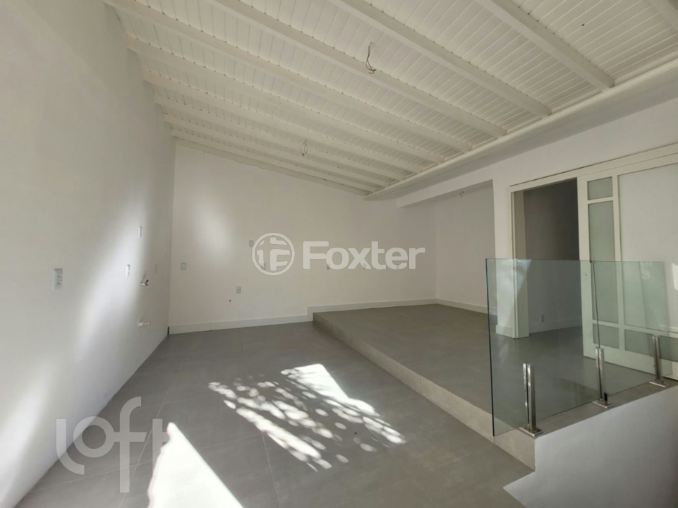 Casa à venda com 2 quartos, 90m² - Foto 2