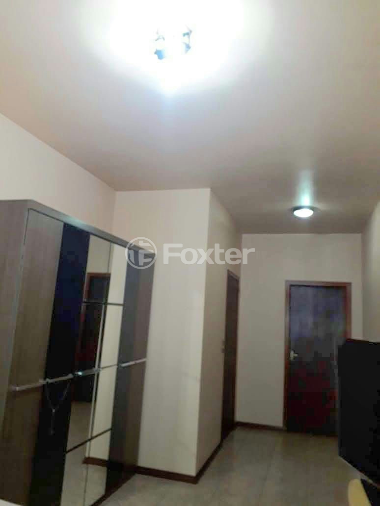 Casa à venda com 3 quartos, 303m² - Foto 3