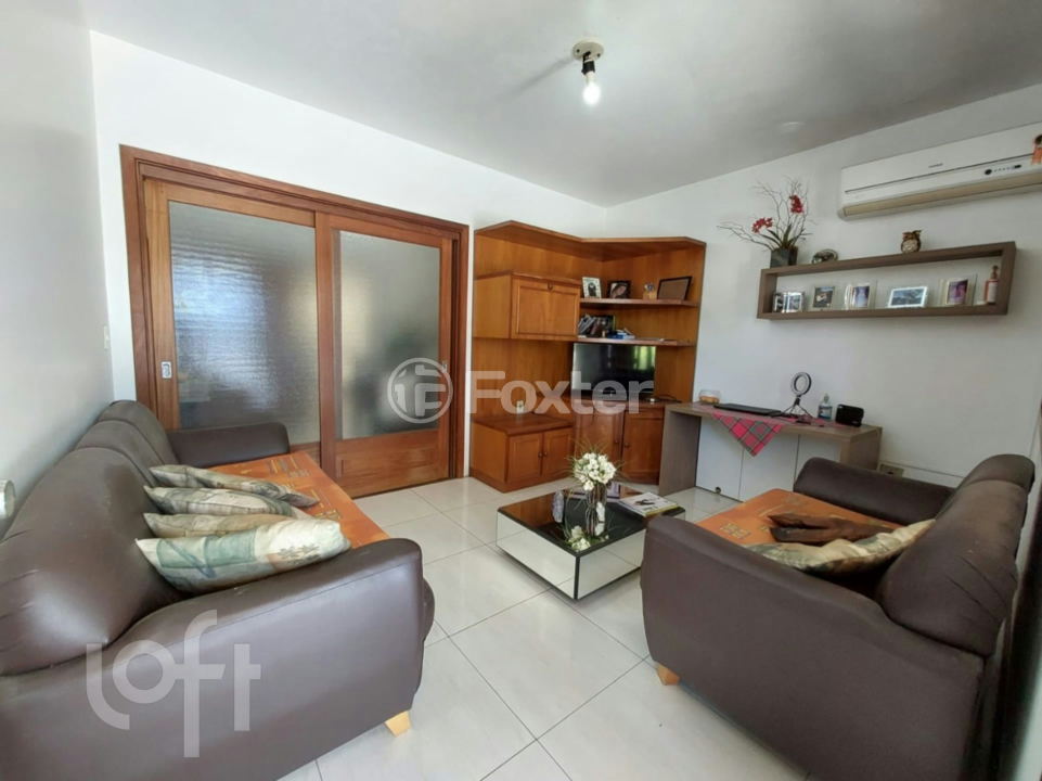 Casa à venda com 3 quartos, 196m² - Foto 1