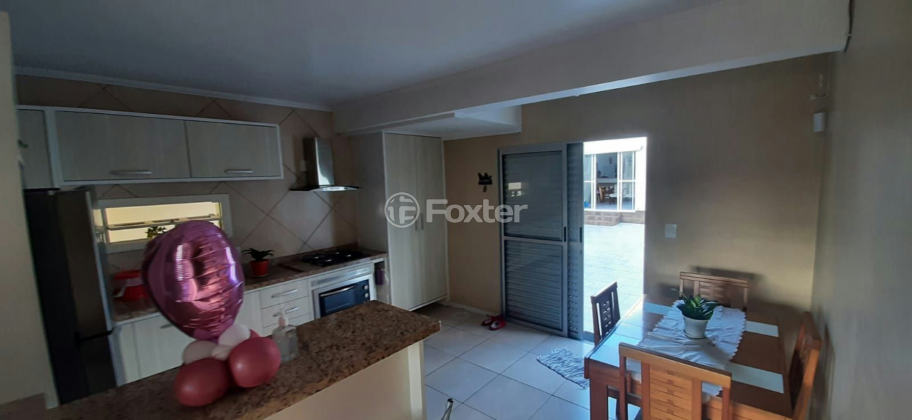 Casa à venda com 5 quartos, 328m² - Foto 2