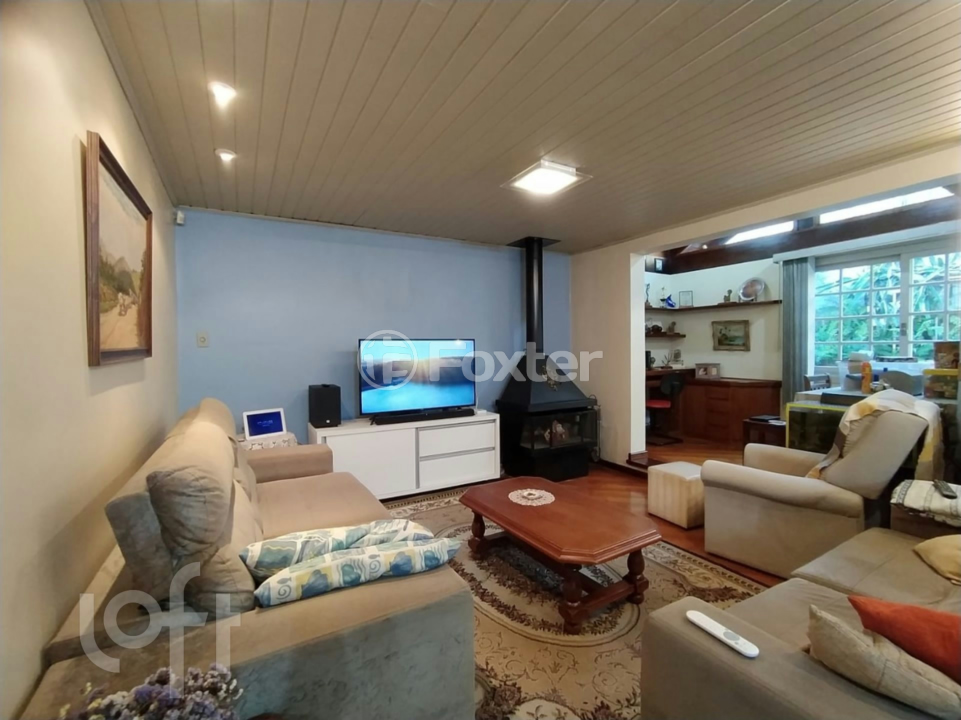 Casa à venda com 3 quartos, 189m² - Foto 1