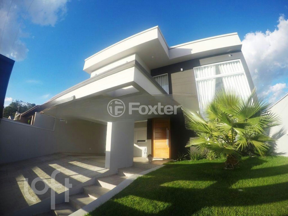 Casa à venda com 3 quartos, 247m² - Foto 1