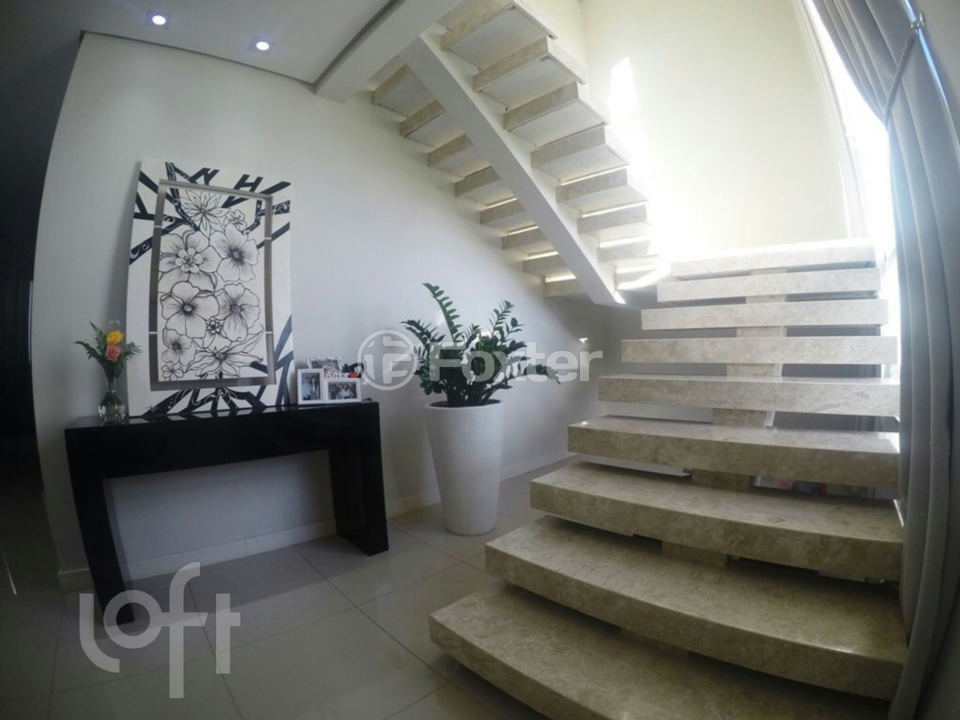 Casa à venda com 3 quartos, 247m² - Foto 2