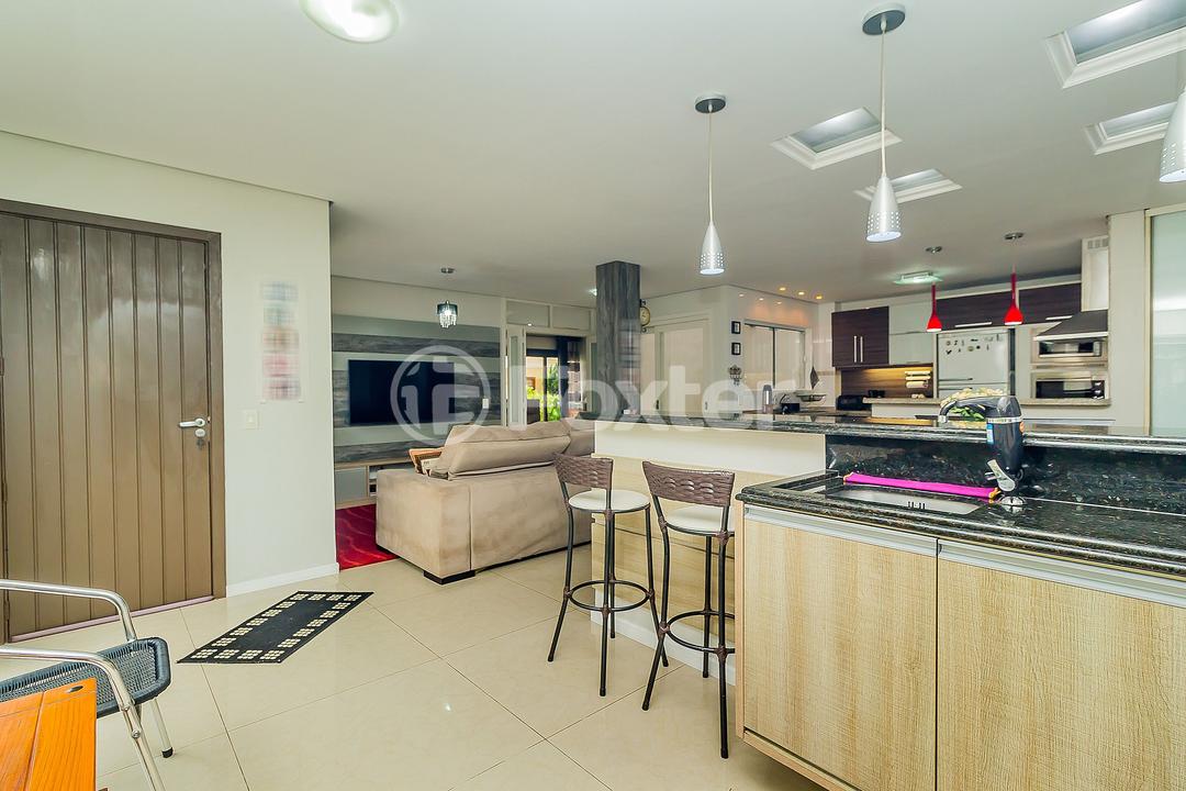 Casa de Condomínio à venda com 4 quartos, 226m² - Foto 2