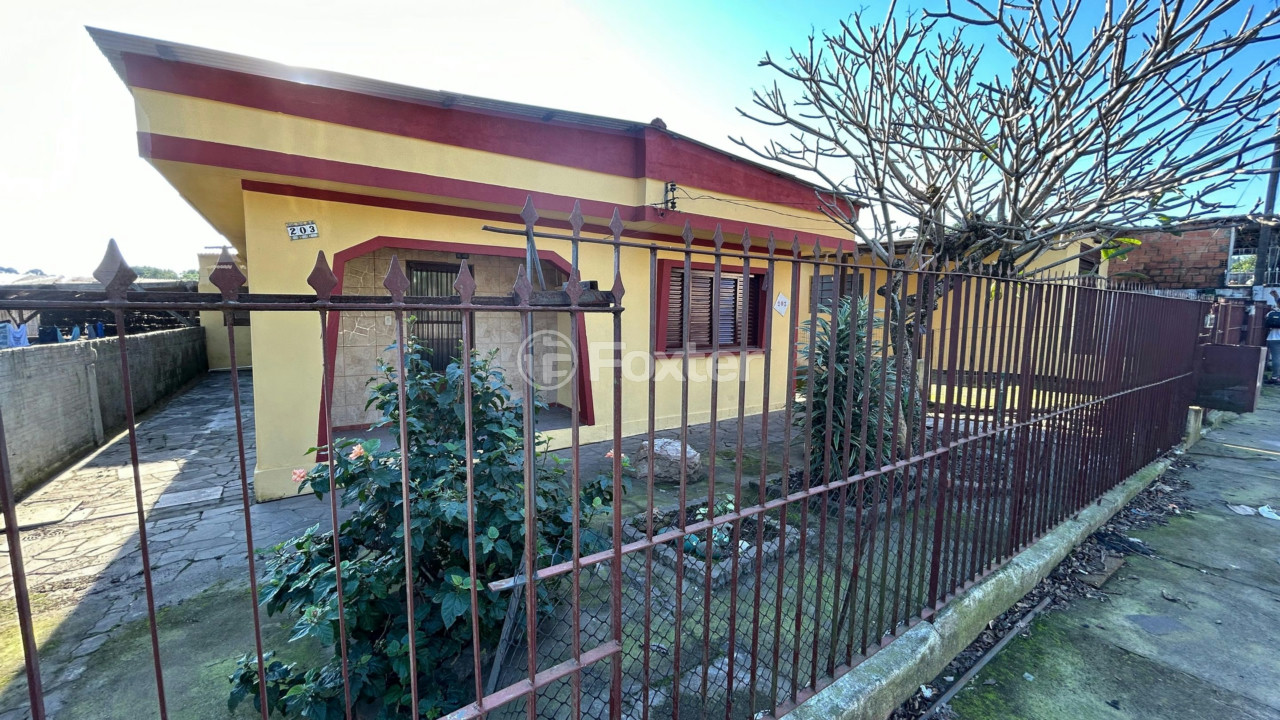 Casa à venda com 3 quartos, 120m² - Foto 1