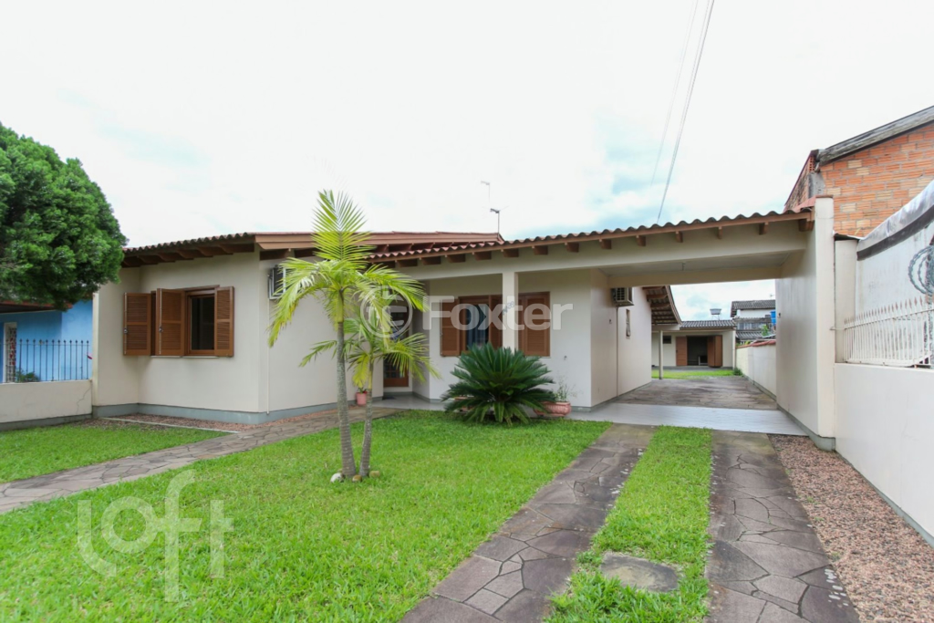 Casa à venda com 3 quartos, 217m² - Foto 1