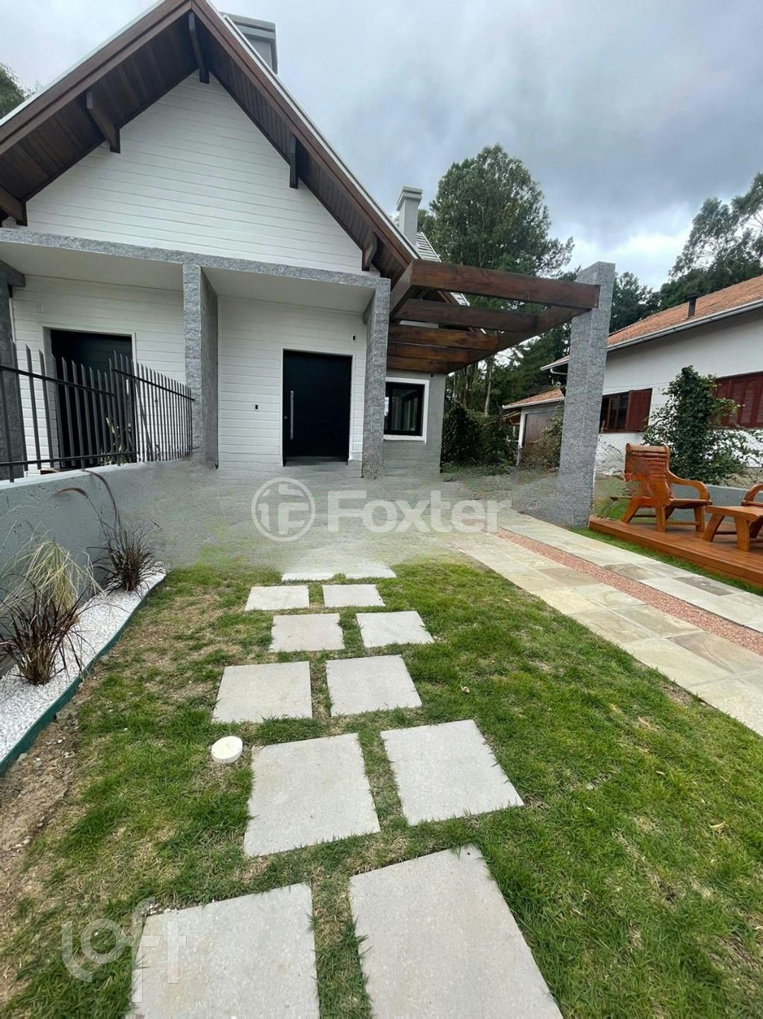 Casa à venda com 3 quartos, 111m² - Foto 2