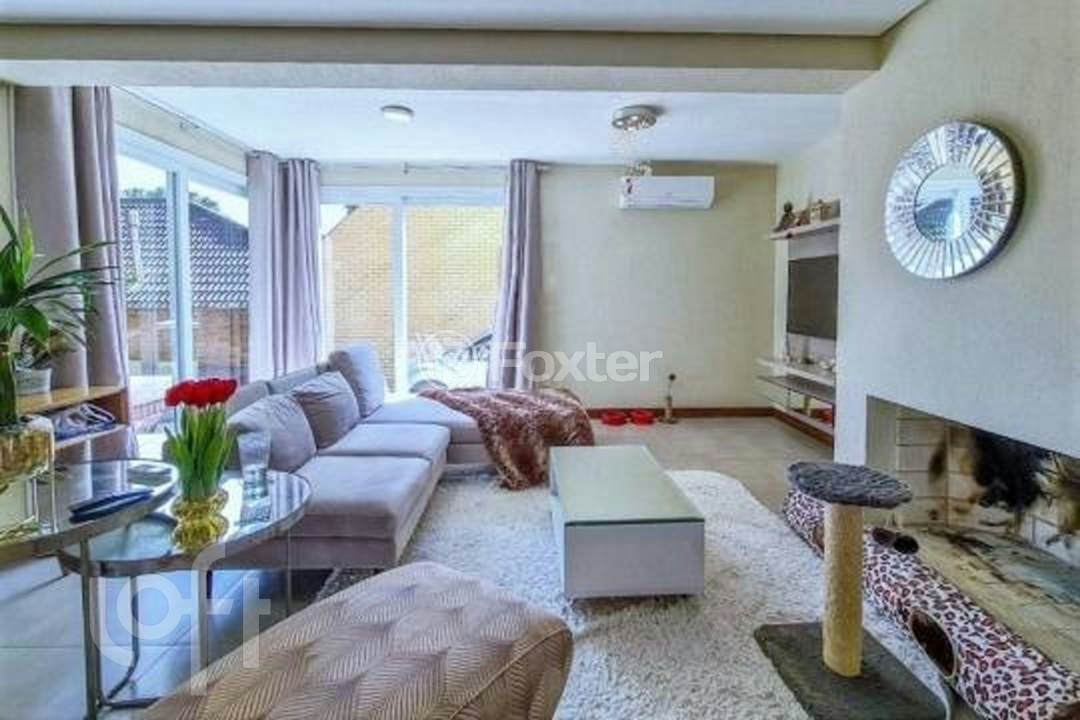 Casa à venda com 3 quartos, 161m² - Foto 1