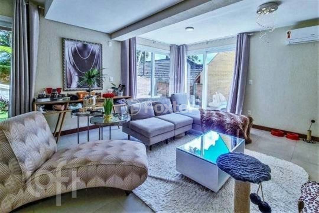 Casa à venda com 3 quartos, 161m² - Foto 2
