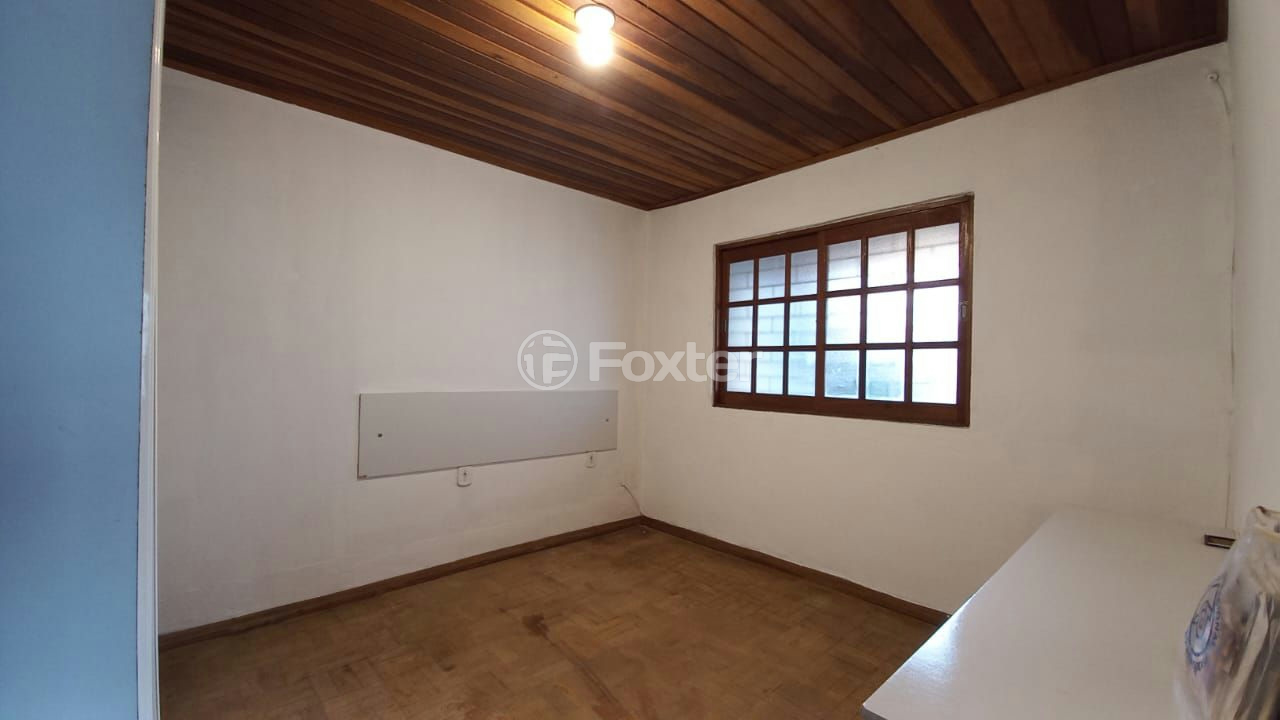 Casa à venda com 3 quartos, 235m² - Foto 4