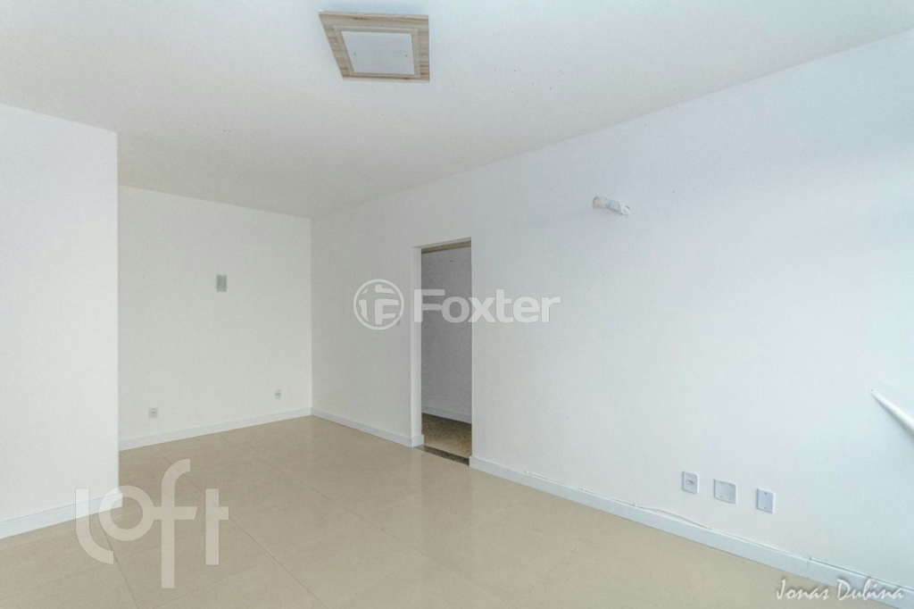 Apartamento à venda com 3 quartos, 113m² - Foto 2