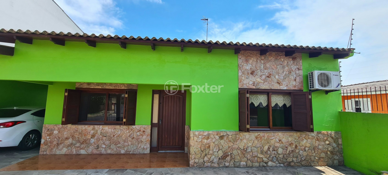 Casa à venda com 3 quartos, 164m² - Foto 1